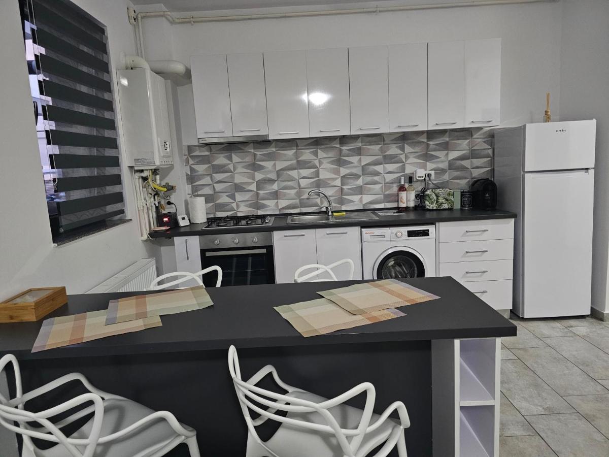 Summer Crib Mamaia-Sat Navodari Bagian luar foto